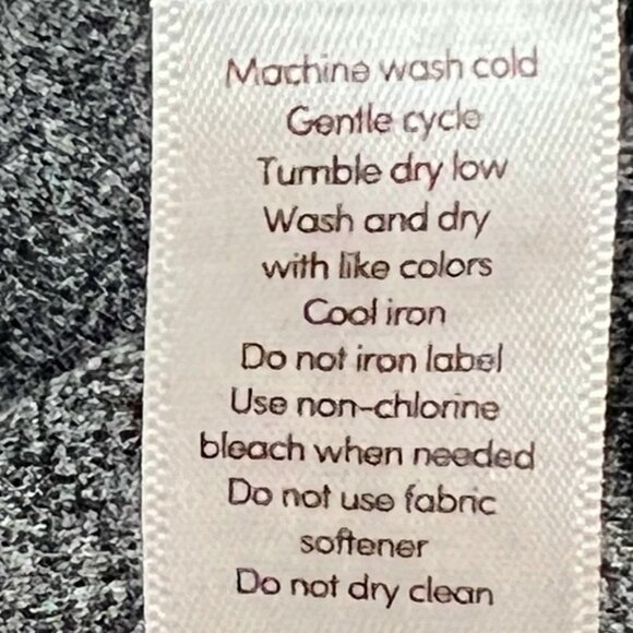 Athleta Salutation Stash Pocket 7/8 Tight in Powervita. Grey Pebble Beach - Picture 6 of 12